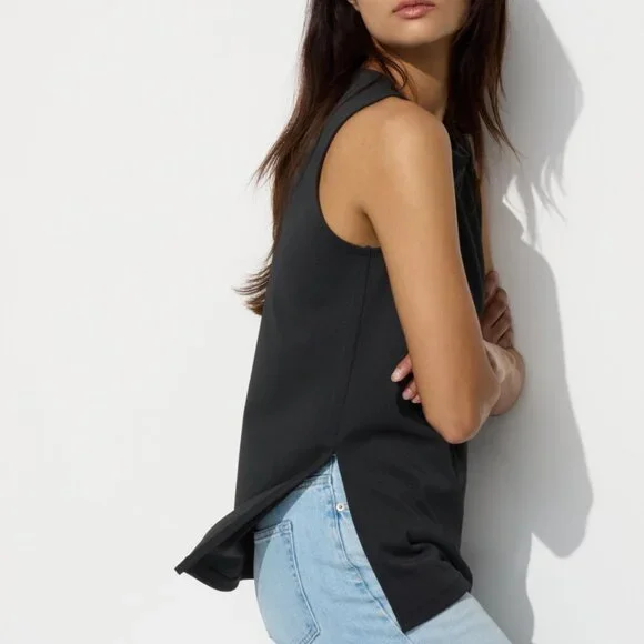 ✨ UNIQLO Sleeveless Top Brand New with Tags! ✨ - Picture 2 of 9